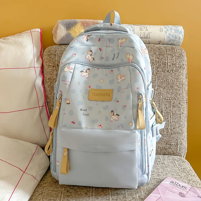 Spaßiger und skurriler Themen-Rucksack Karnz