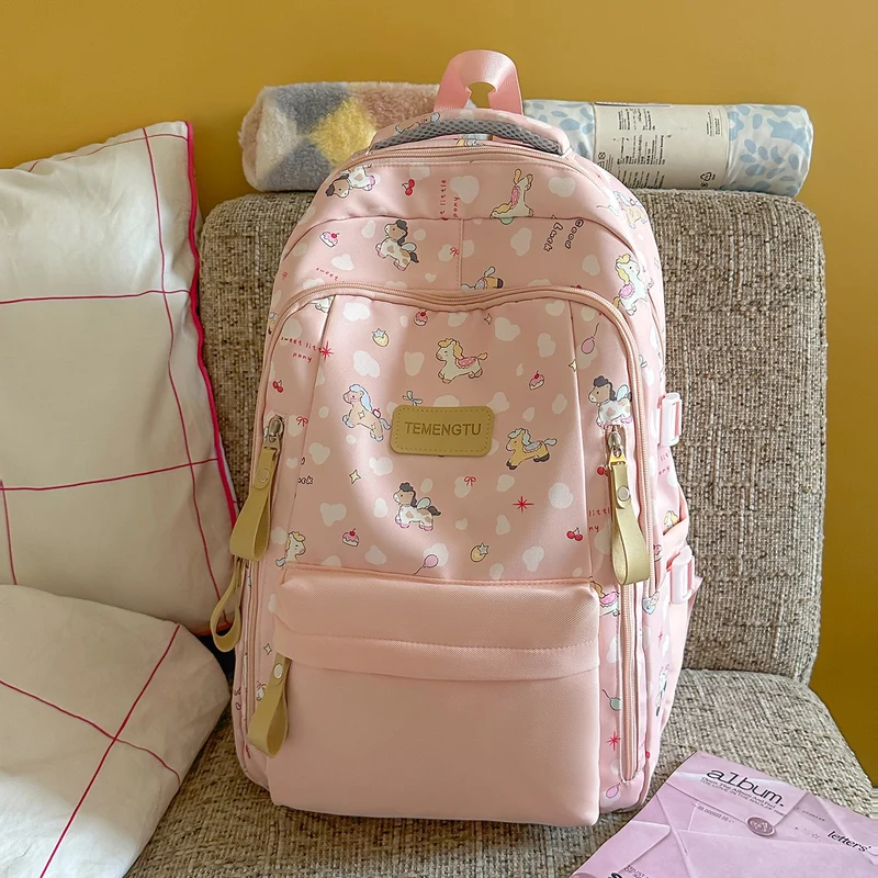 Spaßiger und skurriler Themen-Rucksack Karnz