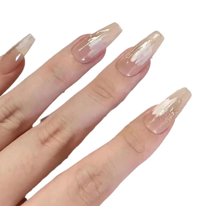 Künstlerische Nagelkunst