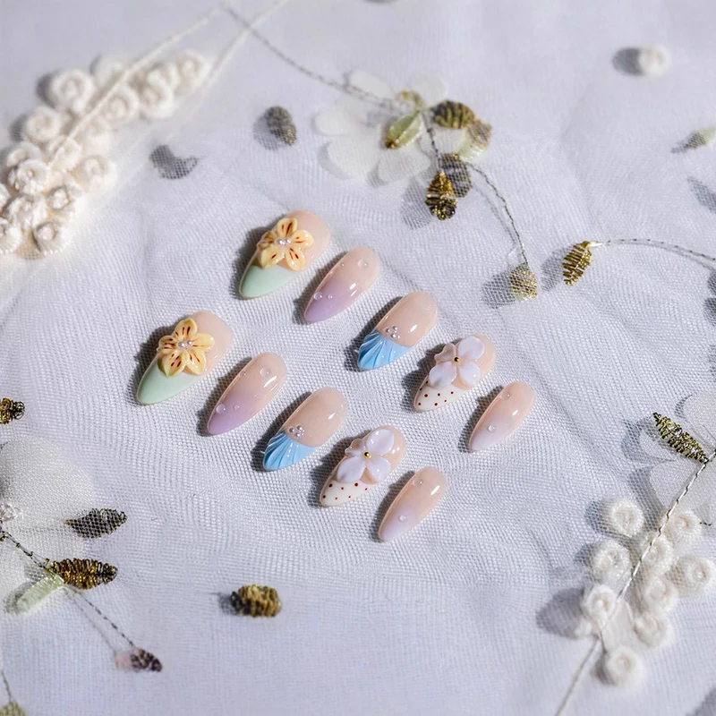 Kreatives Floral Press-On Nagelkunst Set