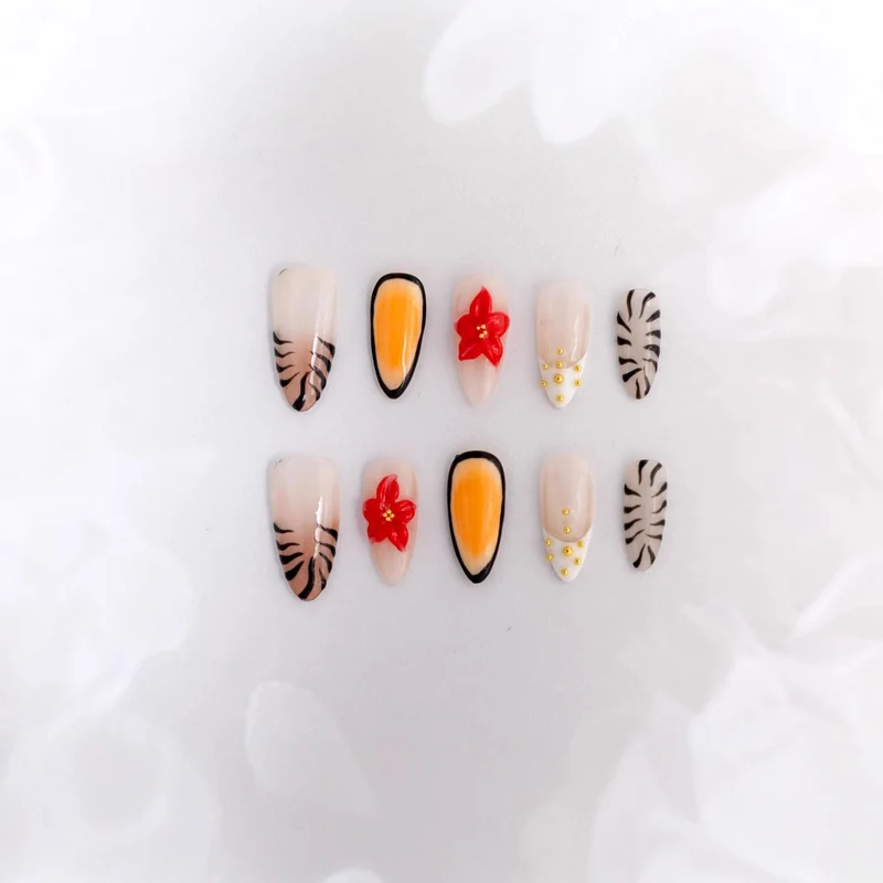 Künstlerisches florales Nail Art Set