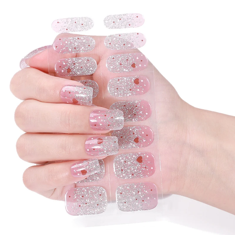 Funkelnde Nagelüberzüge