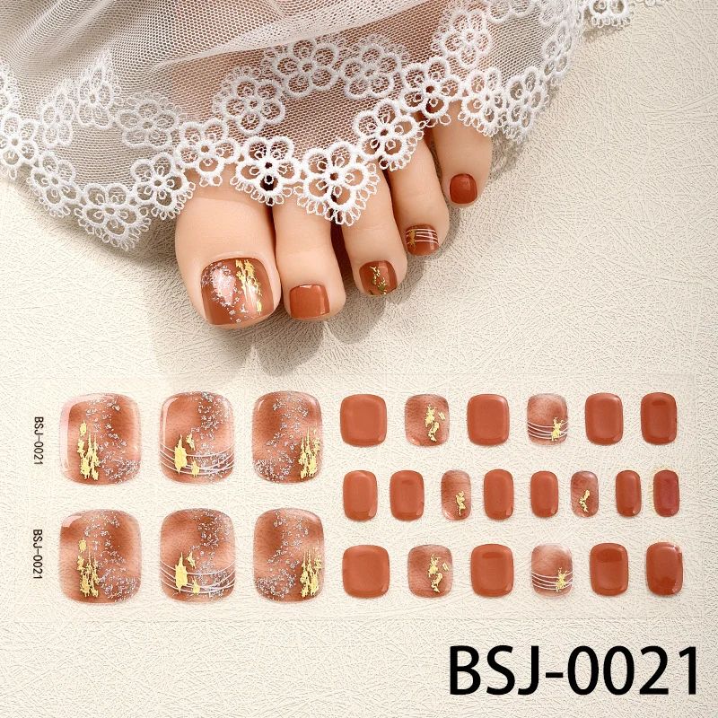 Künstlerische florale Nagelkunst-Wickel