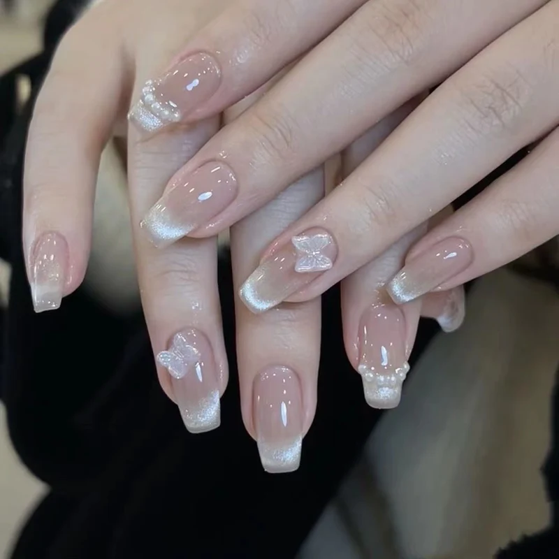 Elegantes Schmetterlings-Dekor-Press-On-Nagel-Set