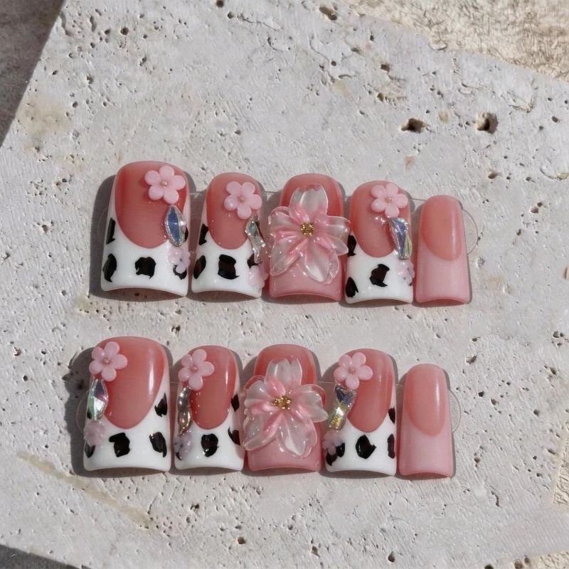 Stylische Press-On Nagelkunst