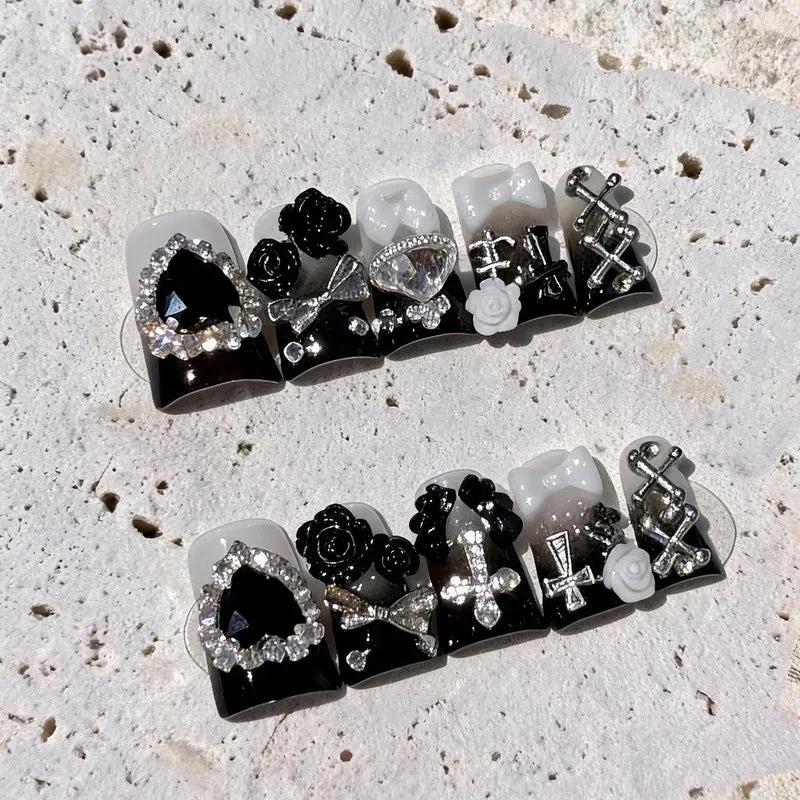 Stilvolle von Gothic inspirierte Nagelkunst-Tipps