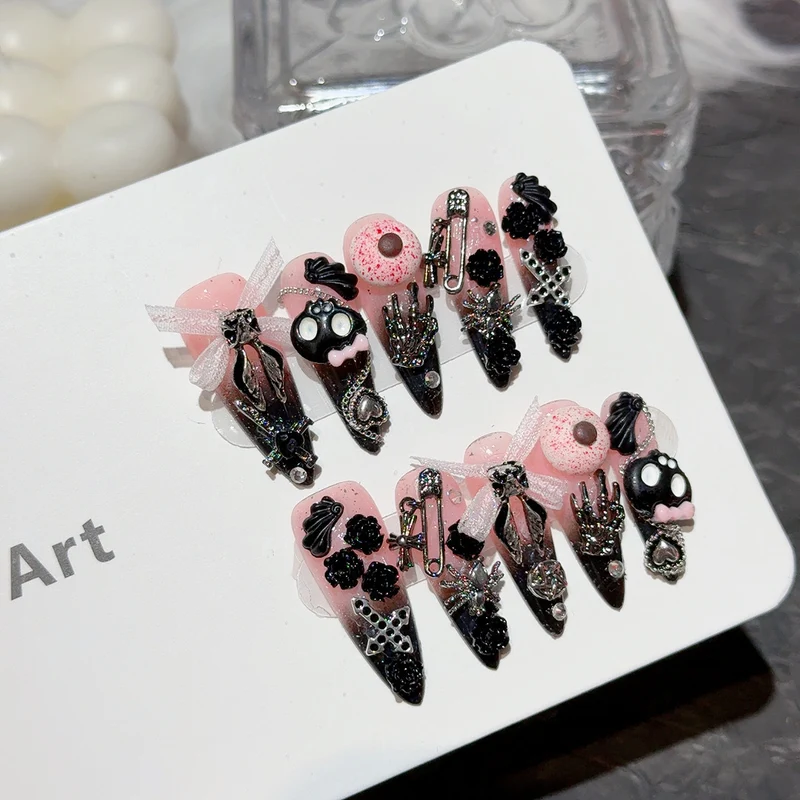 Gothic-Themen dekoratives Press-On-Nagelkunstset