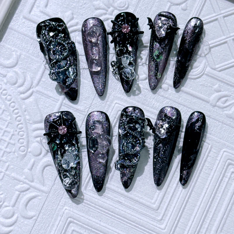 Gothic-inspiriertes dekoratives Spinnen-Nagelkunst-Set