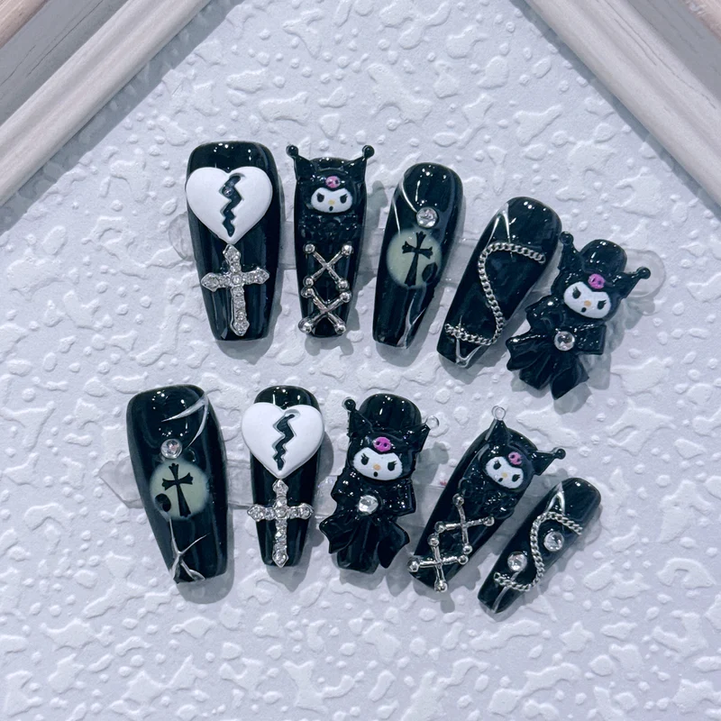 Gothic-inspirierte dekorative Press-On-Nagelkunstset