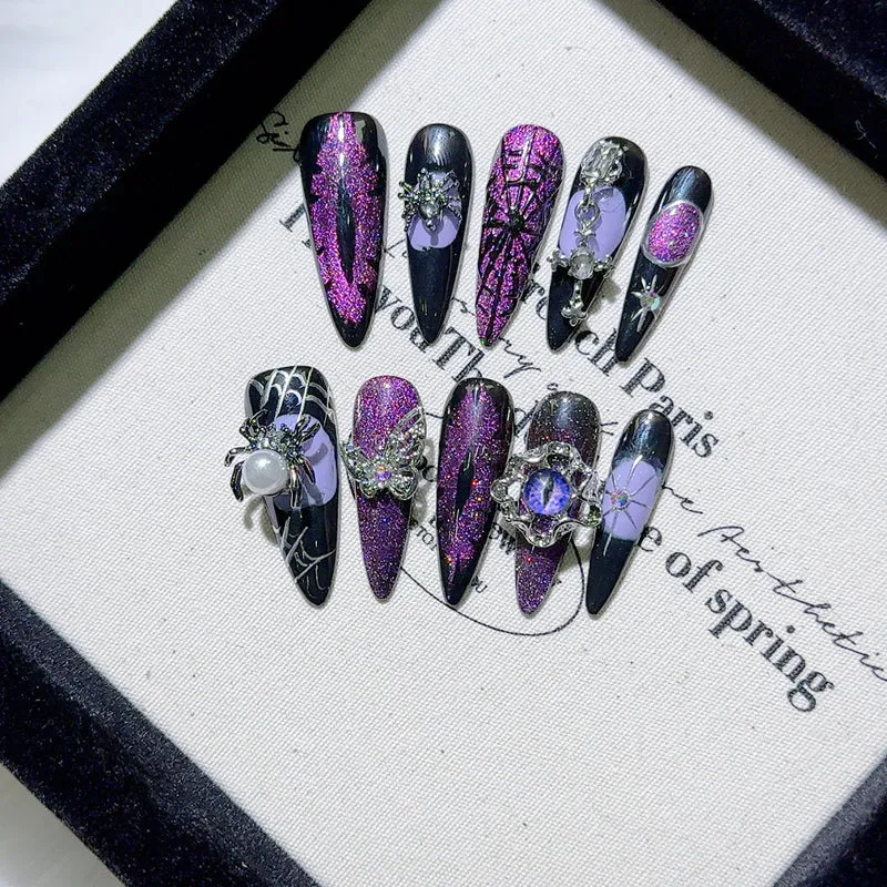 Gothic-inspirierte dekorative Nagelkunst-Tipps