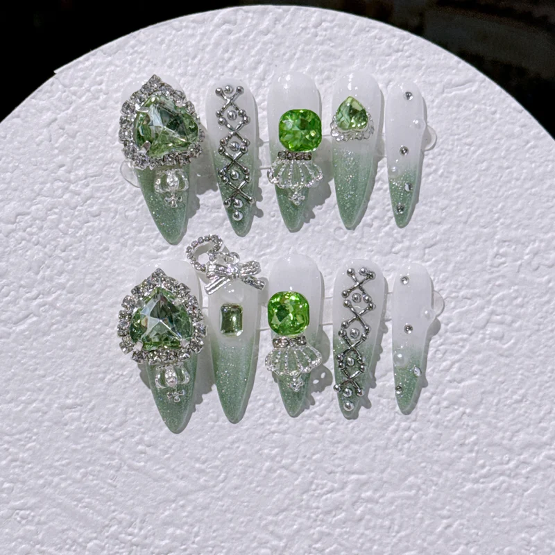 Glamouröse Nagelkunst Verlängerungen