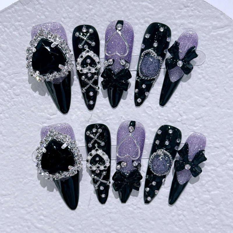 Dekoratives gotisches Press-On Nagelkunst Set