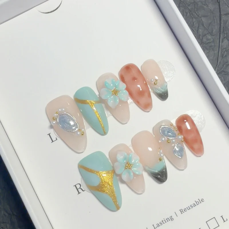 Dekoratives Floral 3D Press-On Nagelkunst Set