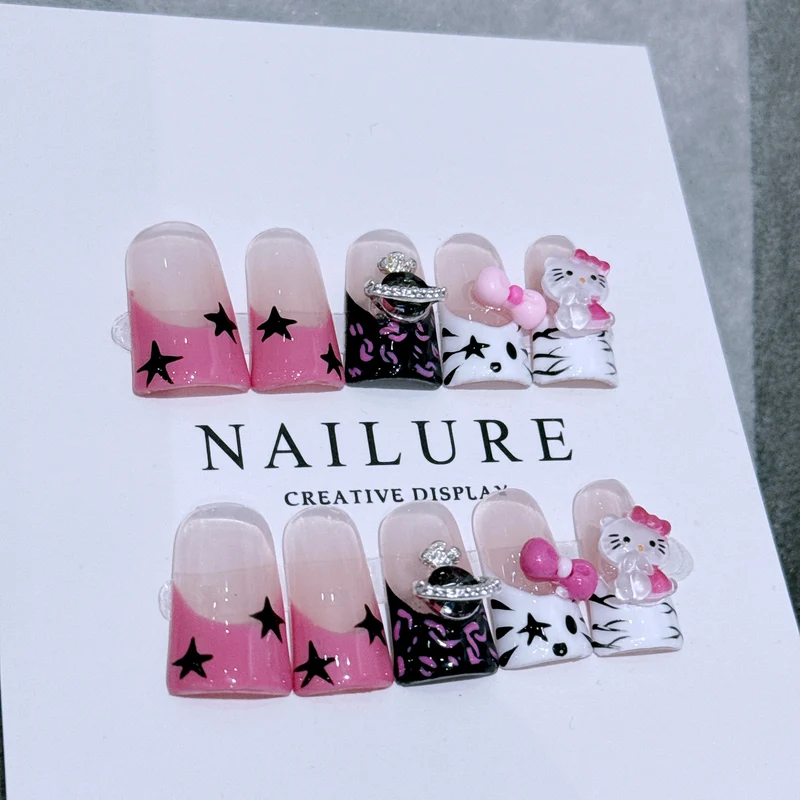 Dekoratives Charakter-Themen Press-On Nagelkunst-Set