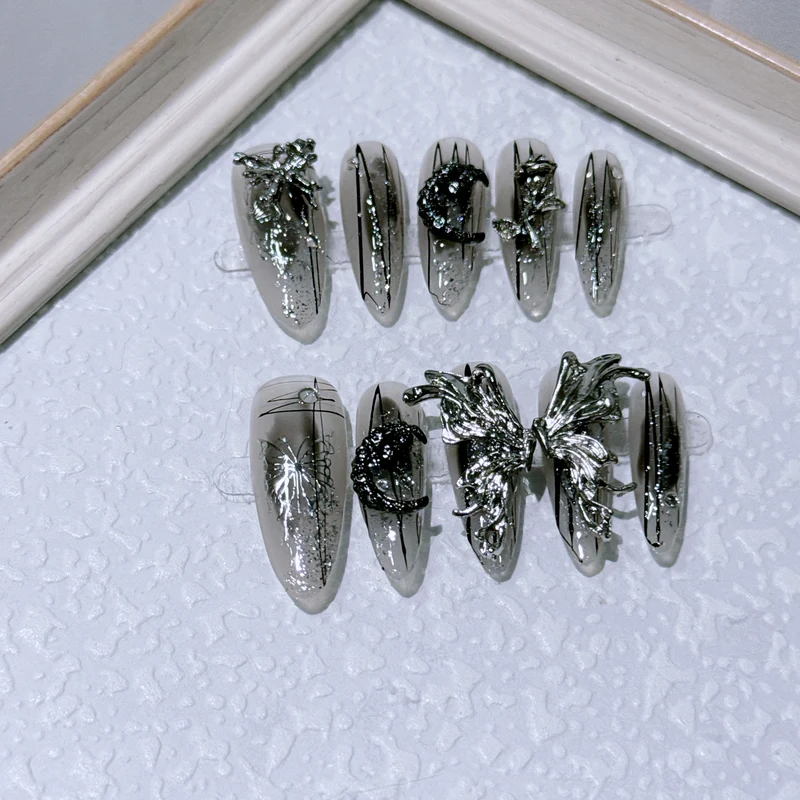Dekorative Nagelkunst