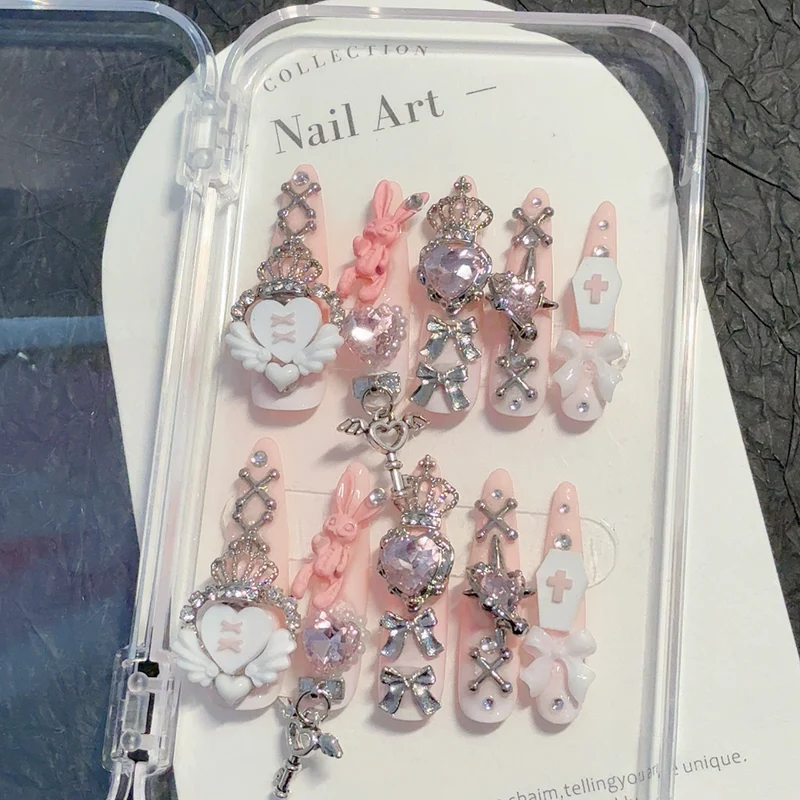 Dekorative Nagelkunst