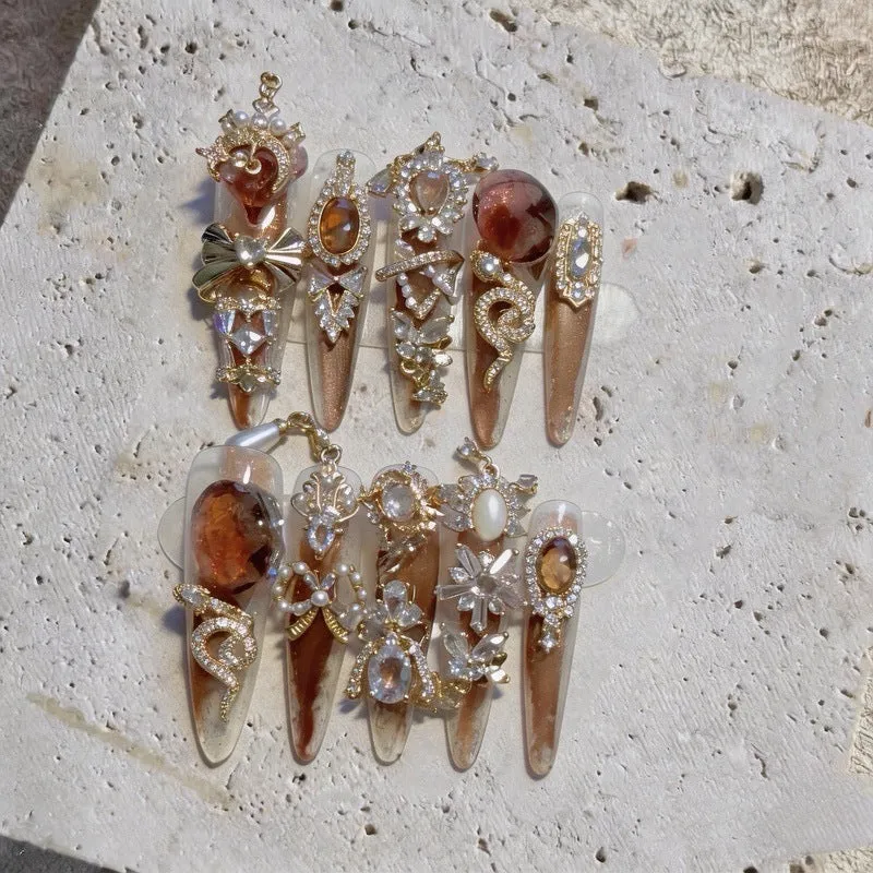 Dekorative Nagelkunst