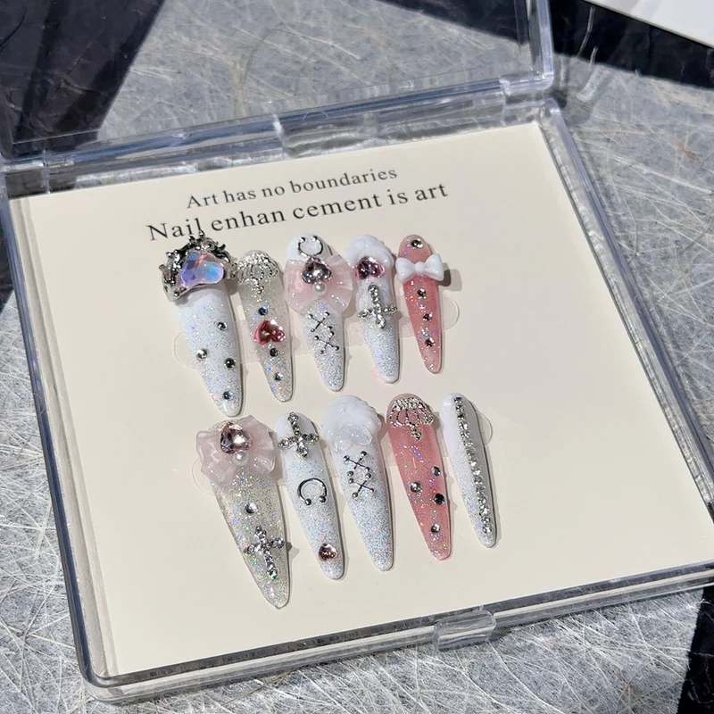 Künstlerische Press-On Nagelspitzen