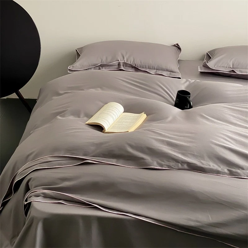 Luxuriöses Bettwäsche-Set aus Satin-Mikrofaser mit feiner Paspelierung