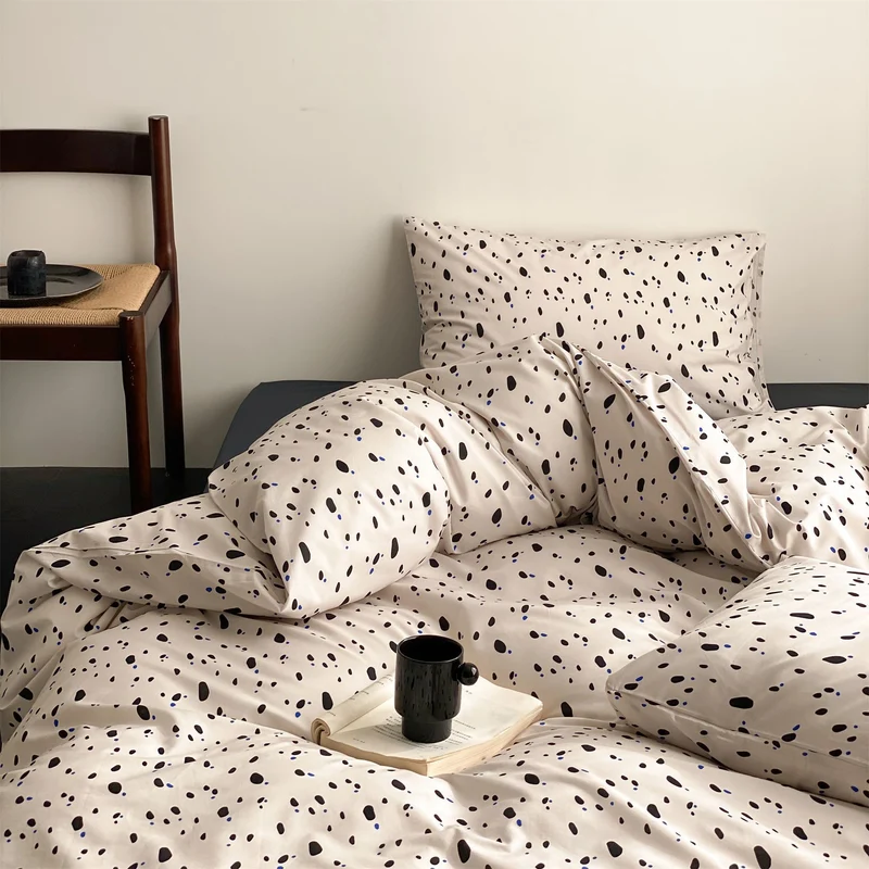 Wendbares Mako-Baumwoll-Satin-Duvetbezug-Set mit minimalistischer Punkte-Terrazzo-Optik