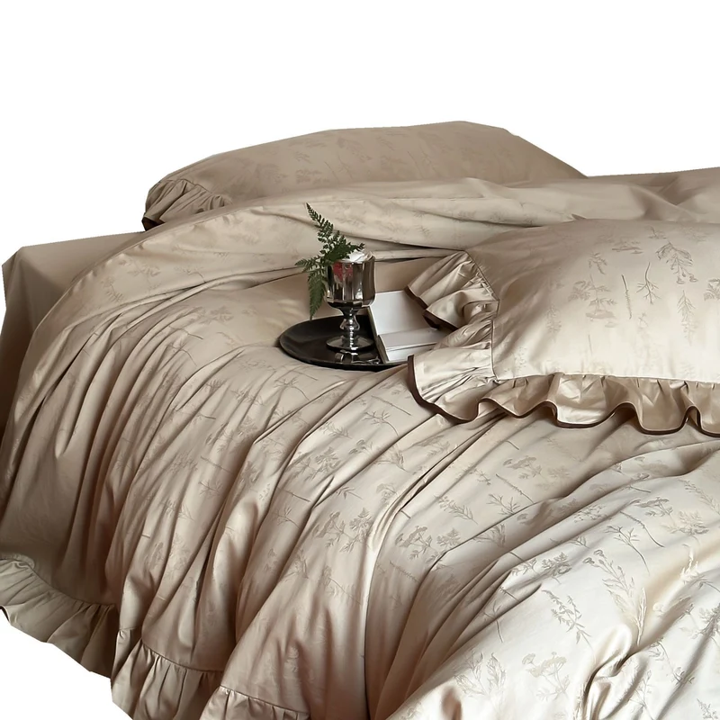Luxuriöse Satin-Bettwäsche mit floralem Jacquard und Kontrastpaspel