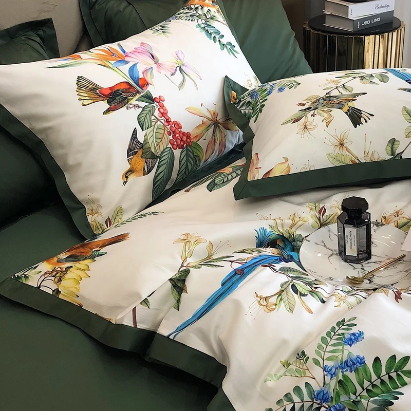Luxuriöse Baumwollsatin-Bettwäschegarnitur mit exotischem Vogel- und Botanischem Print