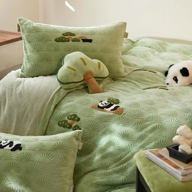 Flauschige Microfaser-Bettwäschegarnitur mit Reliefjacquard und gestickten Panda-Motiven