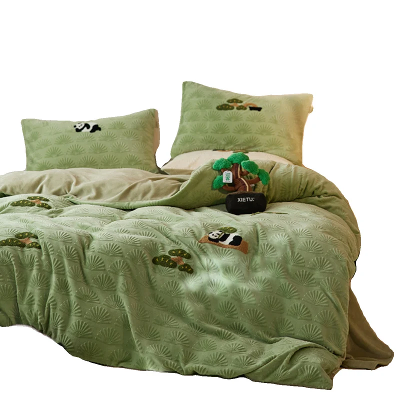 Flauschige Microfaser-Bettwäschegarnitur mit Reliefjacquard und gestickten Panda-Motiven