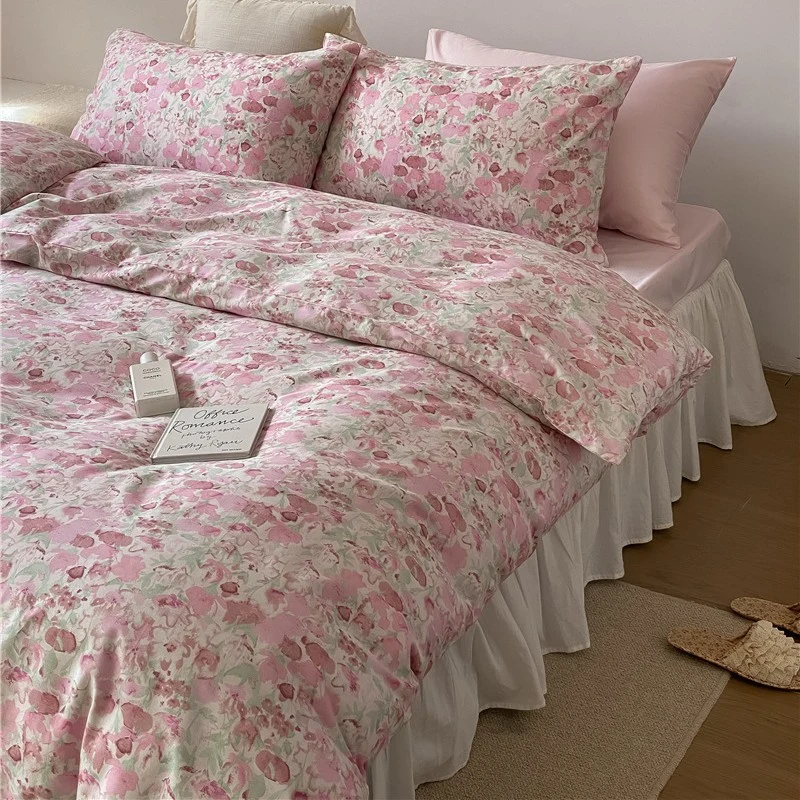 Bettbezug-Garnitur aus feinem Baumwollsatin mit aquarelliertem Blumenprint und atmungsaktivem Perkal-Effekt