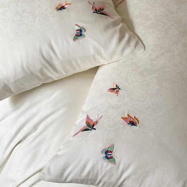 Satin-Jacquard Bettwäsche-Set mit bestickten Schmetterlingsdetails