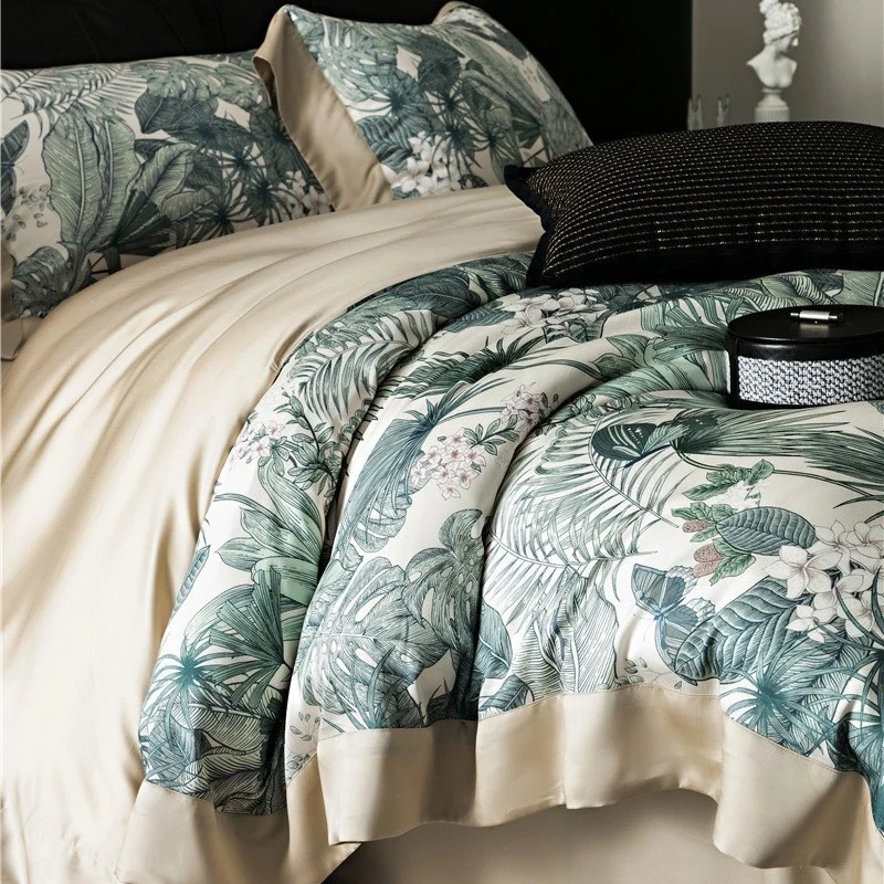 Duvetbezug-Set aus Baumwollsatin mit dezentem Aquarell-Blumenprint und seidig-matter Haptik