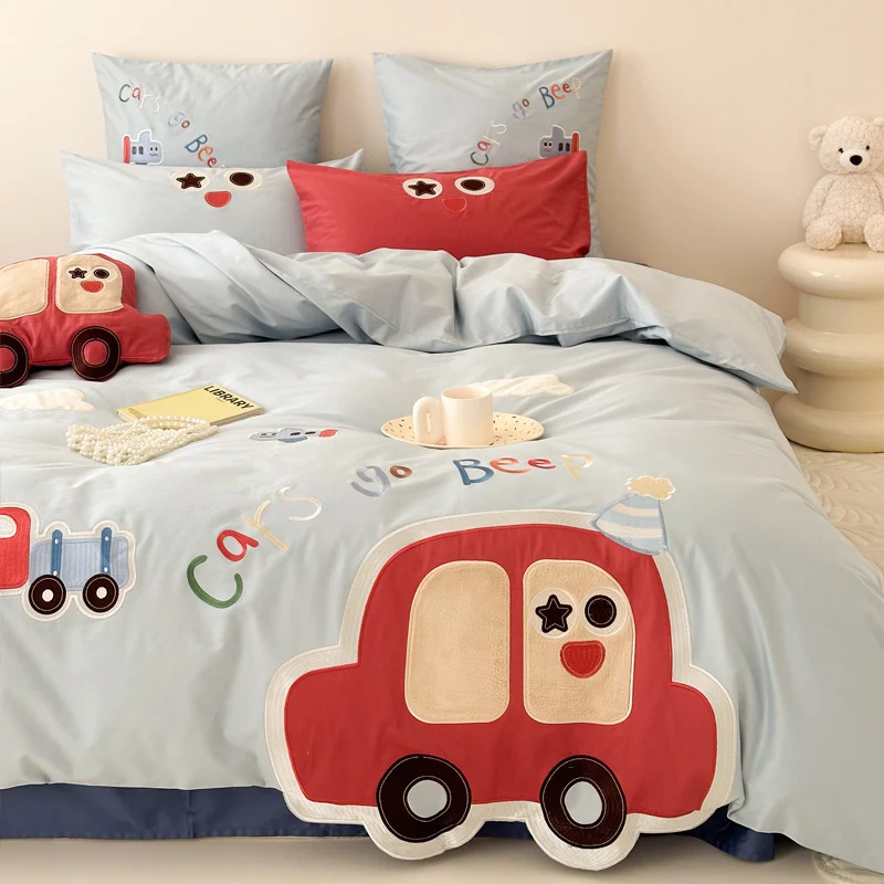 Kinder-Bettbezug-Set mit 3D-Auto-Applikation und besticktem Motiv aus weichgewebtem Baumwollsatin