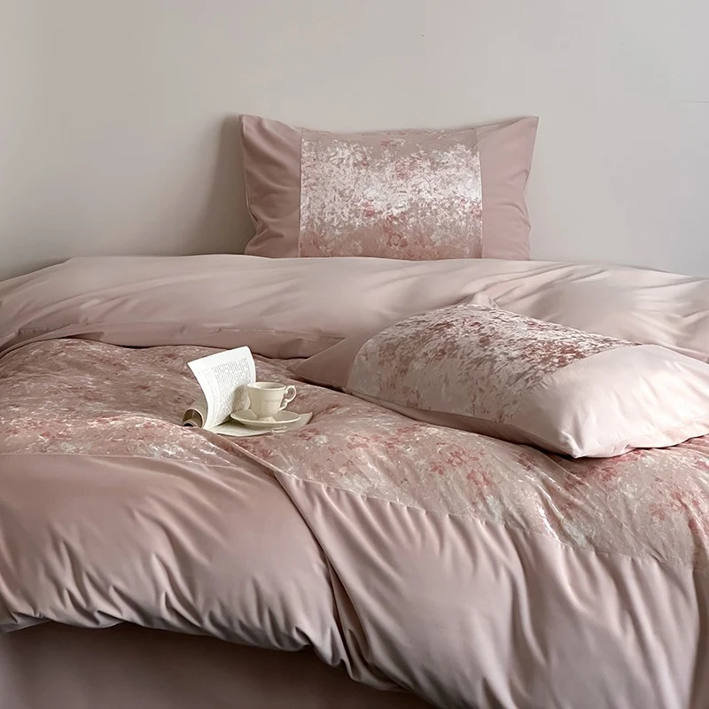 Luxuriöse Bettwäschegarnitur mit seidenmattem Finish und Schmetterlingsjacquard