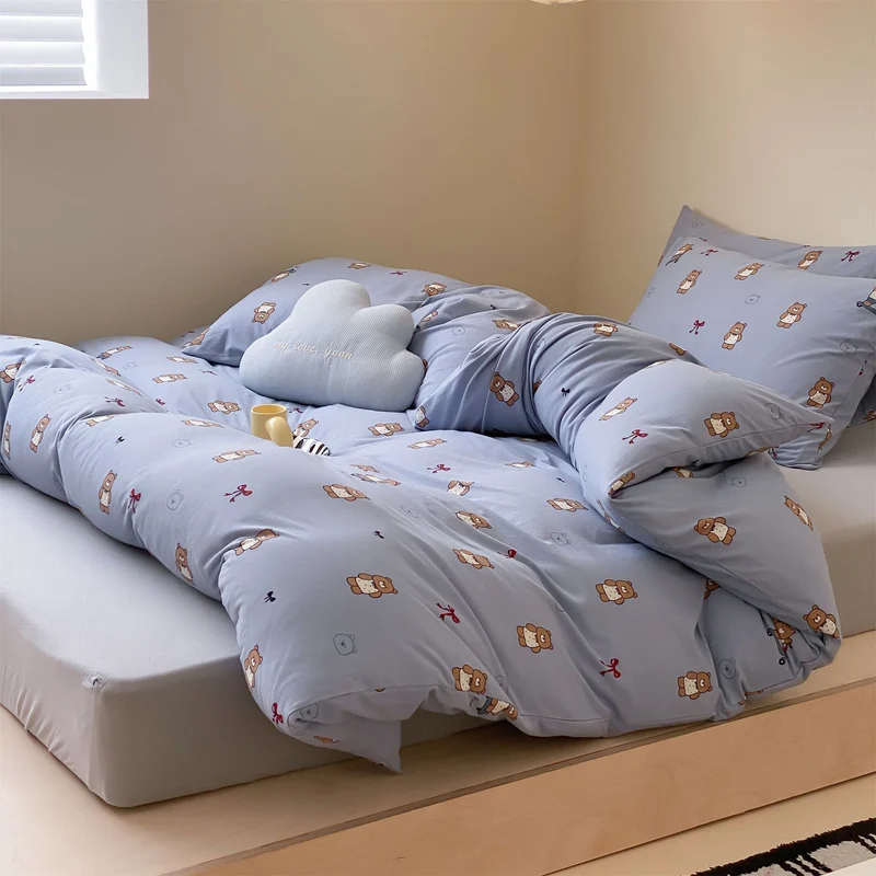 Kinder-Bettwäsche-Garnitur mit verspieltem Tier- und Smile-Print