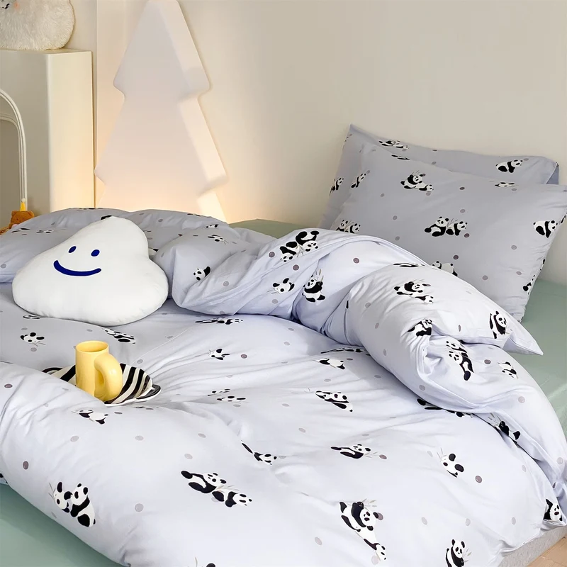 Kinder-Bettwäsche-Garnitur mit verspieltem Tier- und Smile-Print