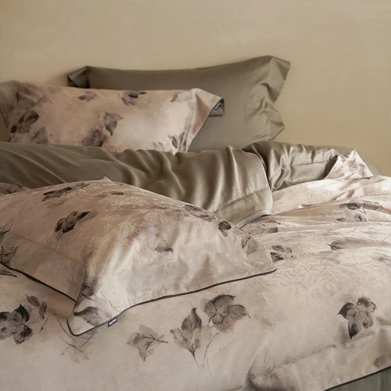 Bettwäsche-Garnitur aus weichem Satin mit floralem Aquarellprint