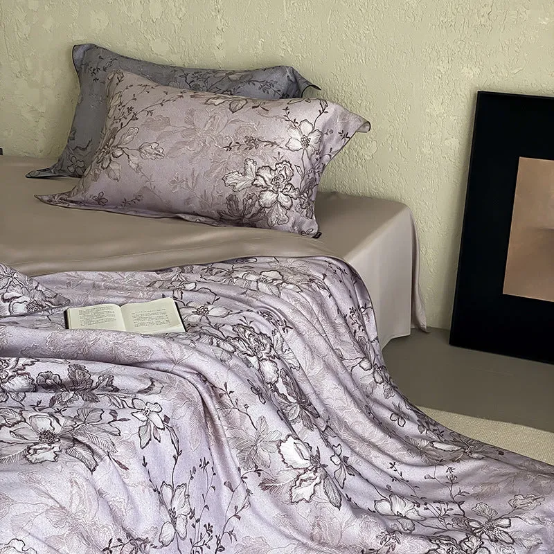 Jacquard-Bettbezuggarnitur mit tonalem Blumenrelief und seidig-mattem Finish