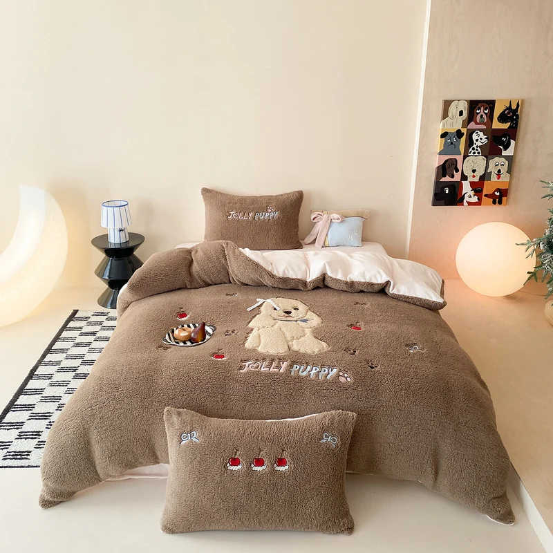 Teddy-Fleece-Bettwäschenset mit Blumenstickerei und Wende-Design