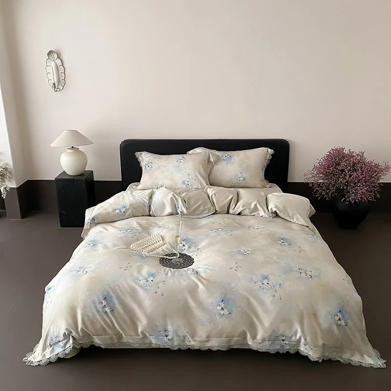 Bettwäsche-Set aus Satin mit Schmetterlingsmuster und Spitzenrand