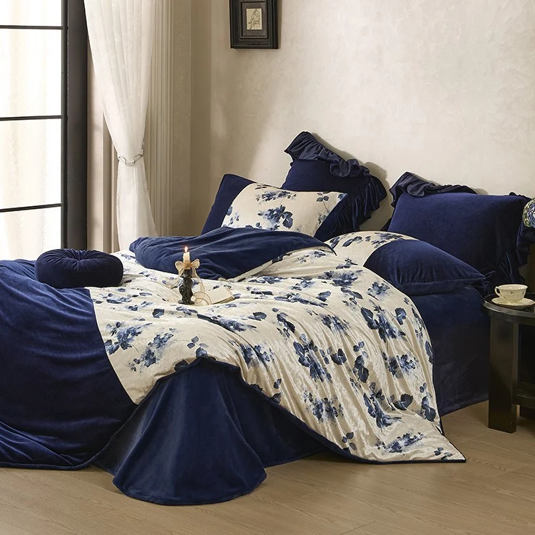 Premium-Samt-Bettwäscheset mit floralem Satin-Kontrast und dekorativer Kräuselbordüre