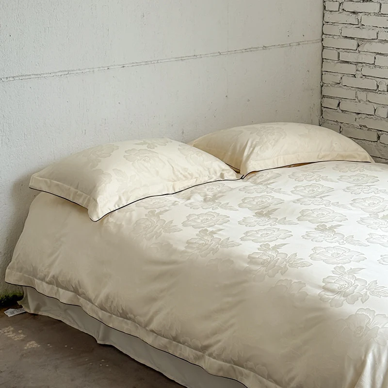 Satin-Bettbezug-Set mit dezentem Ton-in-Ton Blumenjacquard