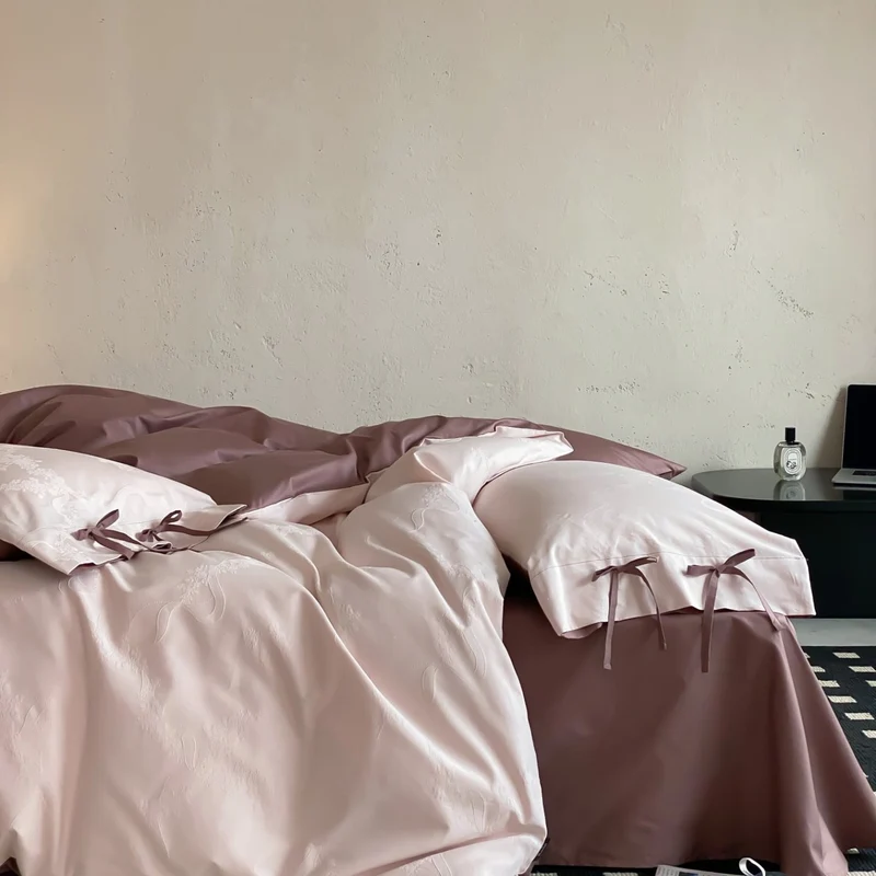 Elegantes Baumwollsatin-Bettwäscheset mit Wendefunktion und Bindebändern