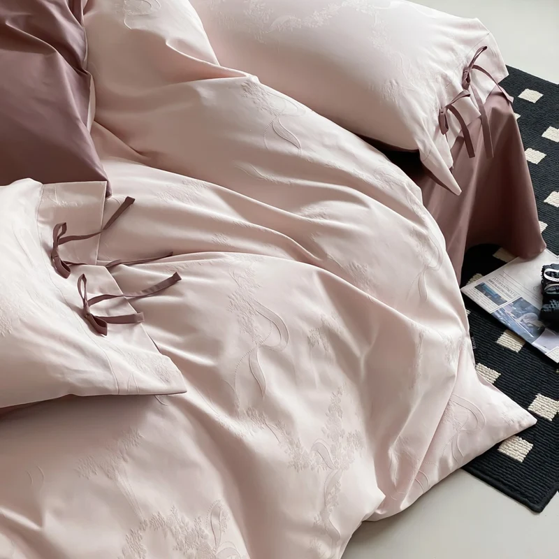 Elegantes Baumwollsatin-Bettwäscheset mit Wendefunktion und Bindebändern