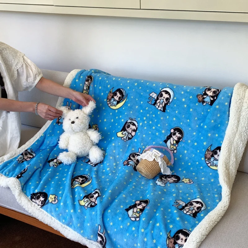 Wendbare Flauschdecke mit Cartoon-Katzenmotiv und Teddyfutter