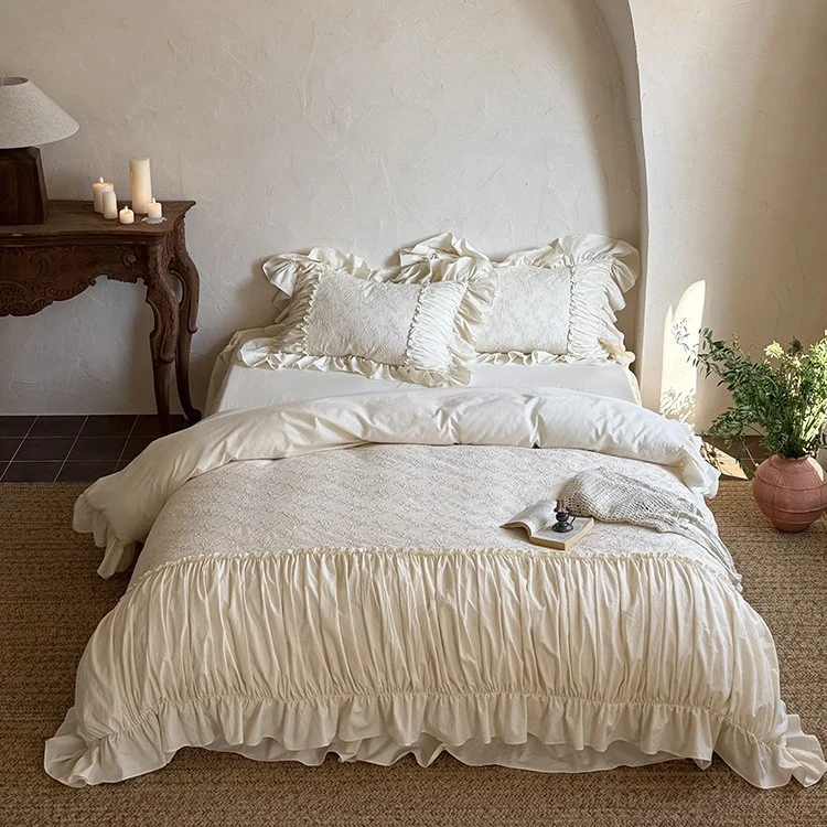 Romantisches besticktes Baumwoll-Bettwäscheset mit Volants und floraler Jacquard-Stickerei