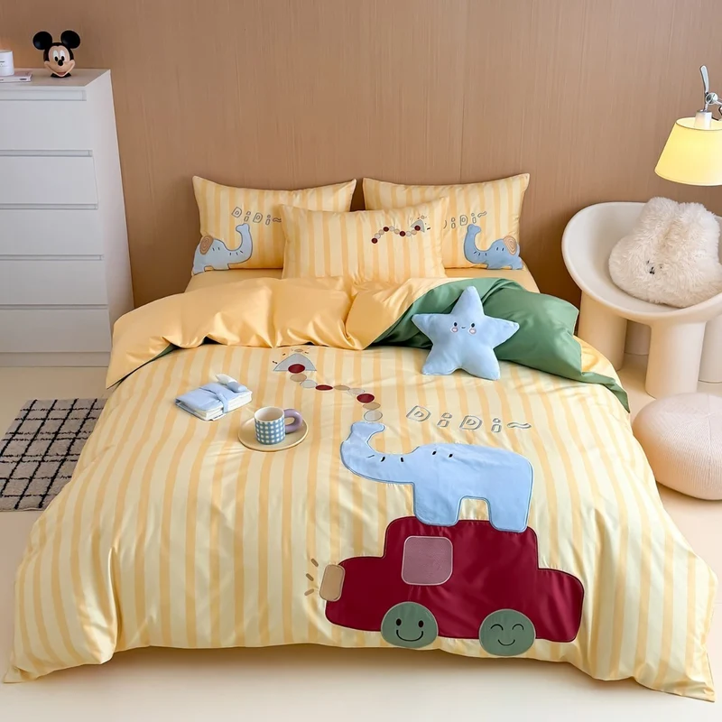 Kinder-Bettwäsche-Set mit gesteppten Applikationen (Elefant & Auto) und Wendefunktion