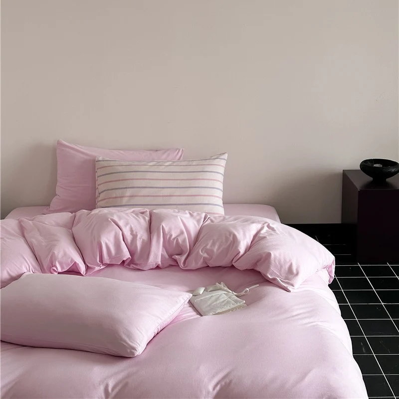 Minimalistisches Makosatin-Bettwäscheset mit extra-weicher Oberfläche und pflegeleichter Webung