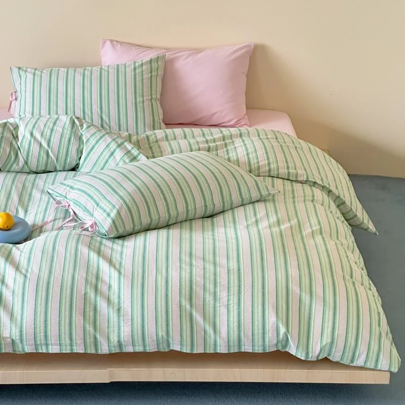 Bettwäsche-Set aus atmungsaktiver Baumwolle mit feinem Streifenmuster und Reißverschlussbezug