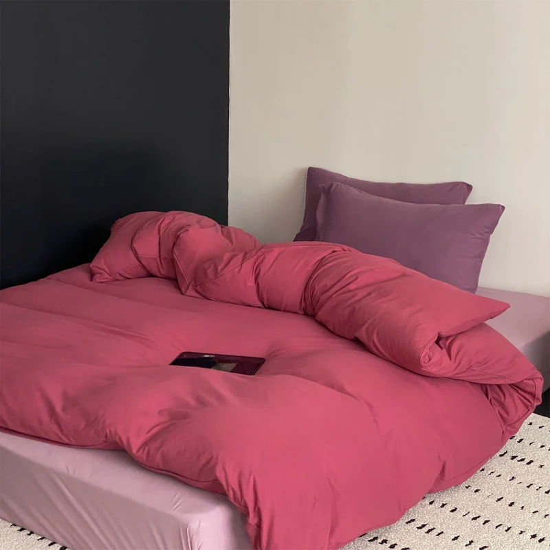 Ganzjahres-Steppbett und Spannbetttuch-Set aus atmungsaktiver Mikrofaser