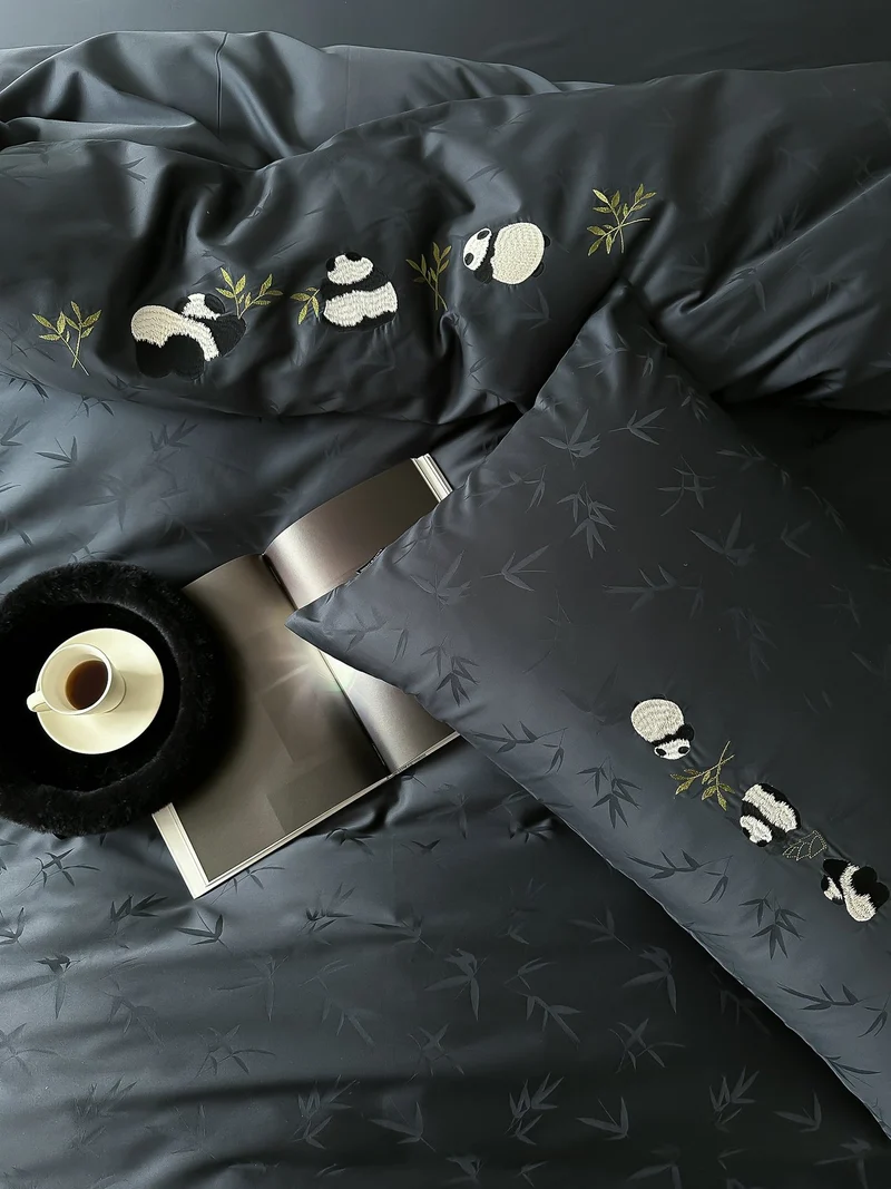 Fein gewebtes Baumwollsatin-Bettwäsche-Set mit Panda-Stickerei und Bambus-Jacquard